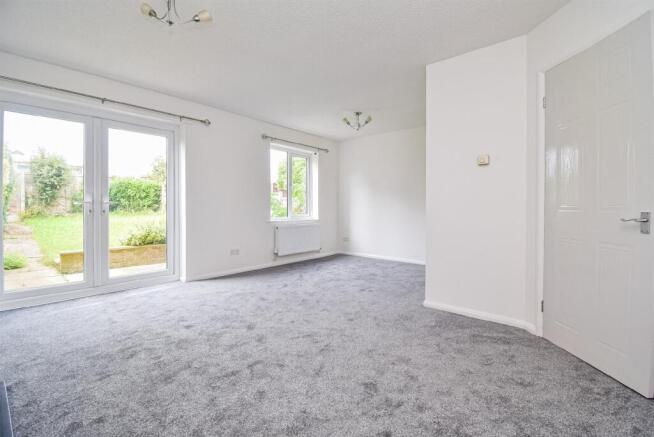 3 bed Semi-Detached to rent Image 5