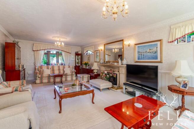 Ivy Close, St. Leonards, BH24 photo 4