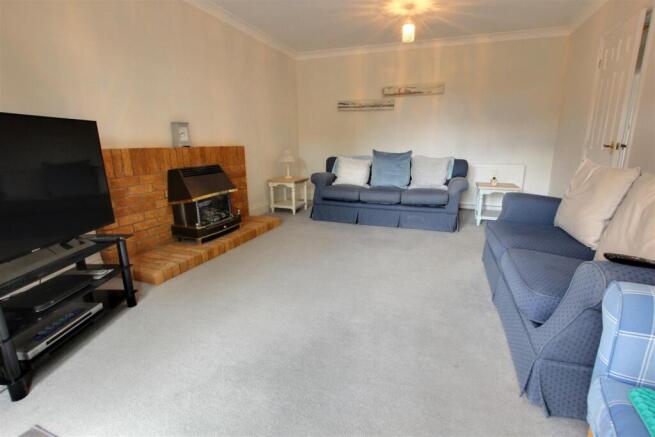 2 bed Detached Bungalow for sale Image 4