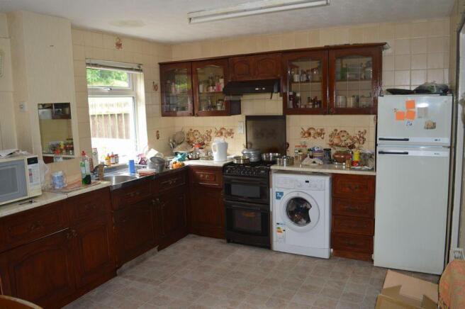 KITCHEN/DINING ROOM