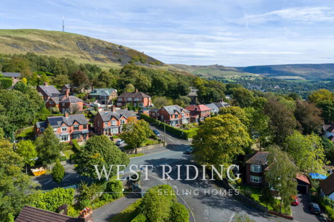 Oldham Road, Grasscroft, Saddleworth photo 4