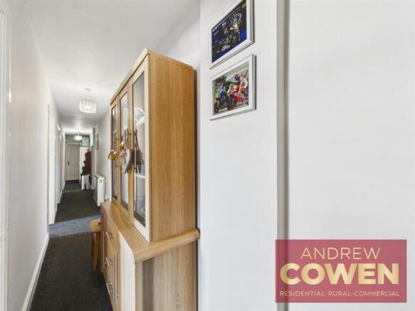 2 bed Flat for sale Image 9