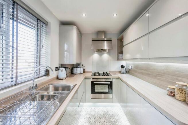 2 bed Maisonette for sale Image 6