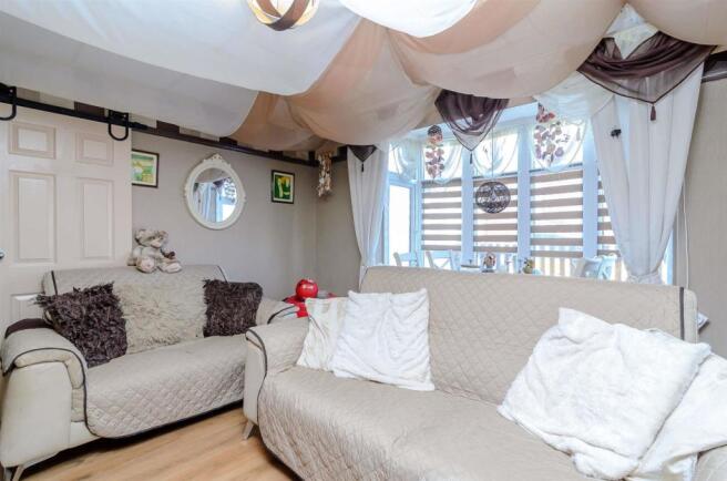 8452950-Interior05-800.jpg