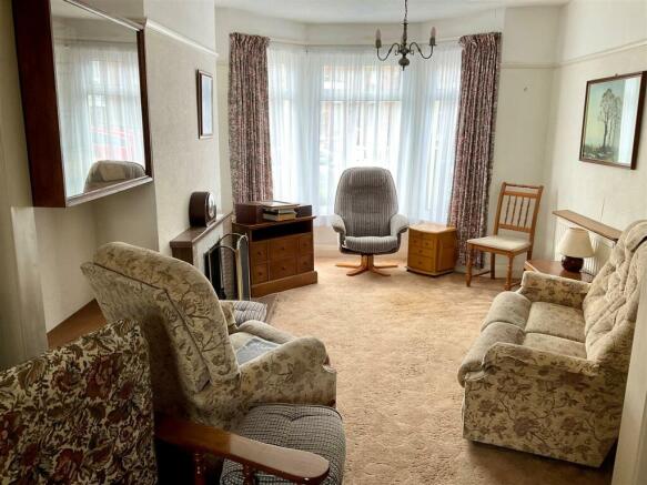 Lounge pic1.jpg