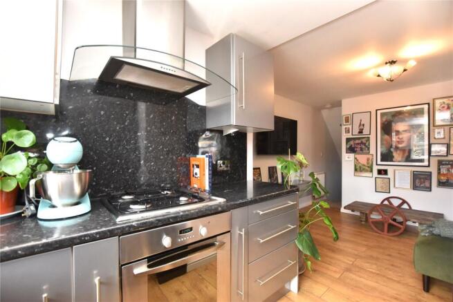 2 bed Apartment for sale Image 7
