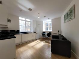 Flat 12, 130 Airedale House, Sunbridge Road, Bradford BD1 2PF