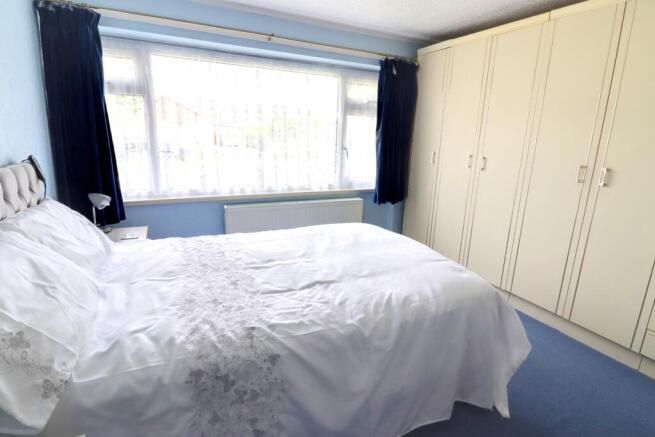 Charlesworth Drive, Waterlooville photo 4