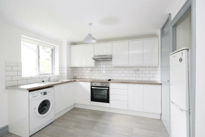 Kitchen (2).jpg