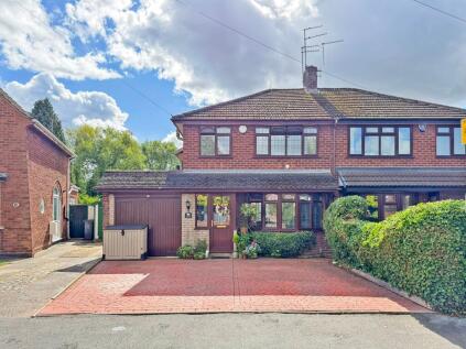 Sandringham Road, Wombourne, WV5