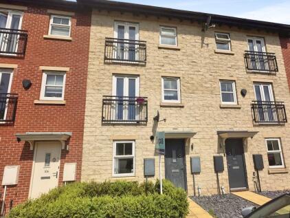 Holts Crest Way, Leeds, LS12