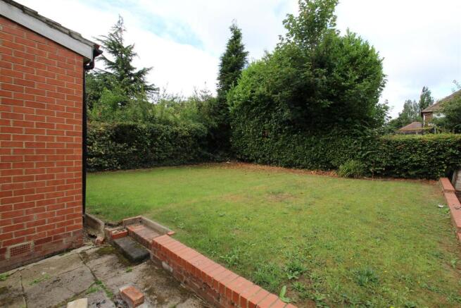 5 bed Semi-Detached to rent Image 9