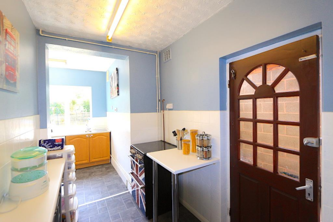 L-Shaped Kitchen
