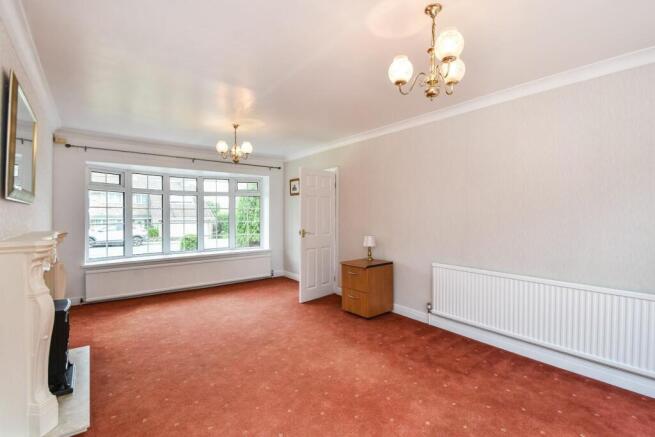 5 bed Detached for sale Image 8