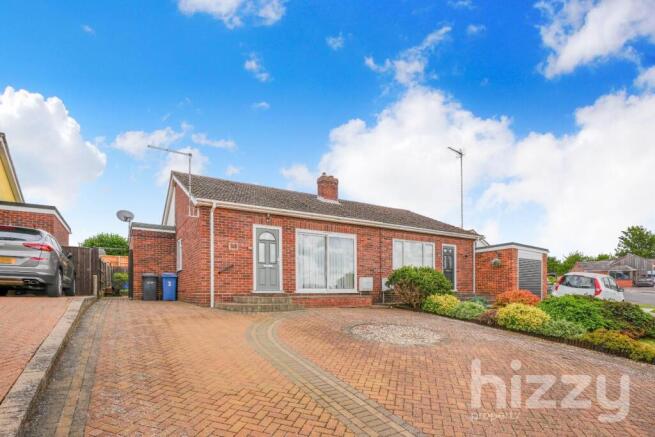 2-bed semi-detached on Castle Rise, Hadleigh, £289,995