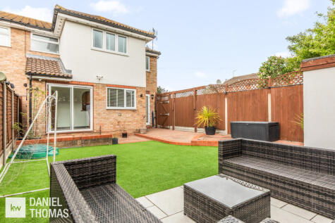 DANIEL THOMAS| Valley Close, Waltham Abbey, EN9 2DU