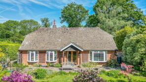 Roseneath, Burgh Hill, Etchingham TN19 7PB