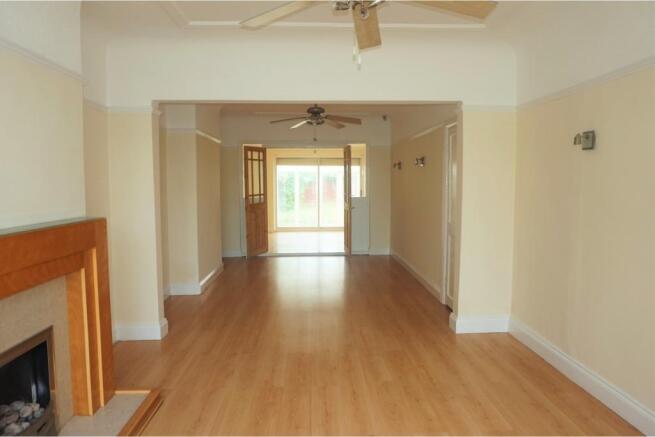 Lounge/Dining Room
