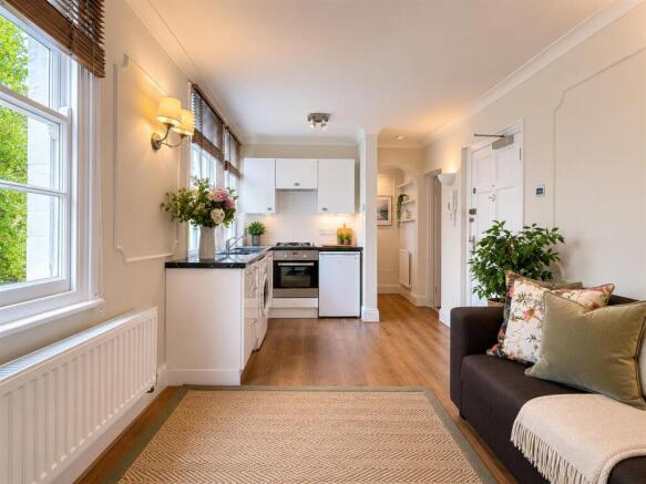 Lounge/Kitchen