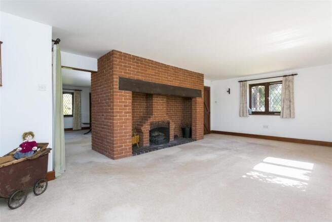 SOUTH FACING SITTING ROOM