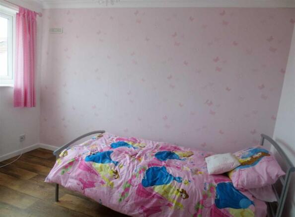 BEDROOM 2