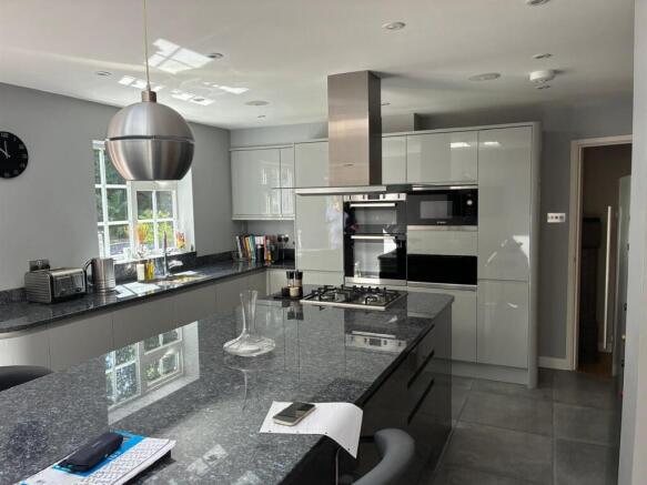 Kitchen1.jpg