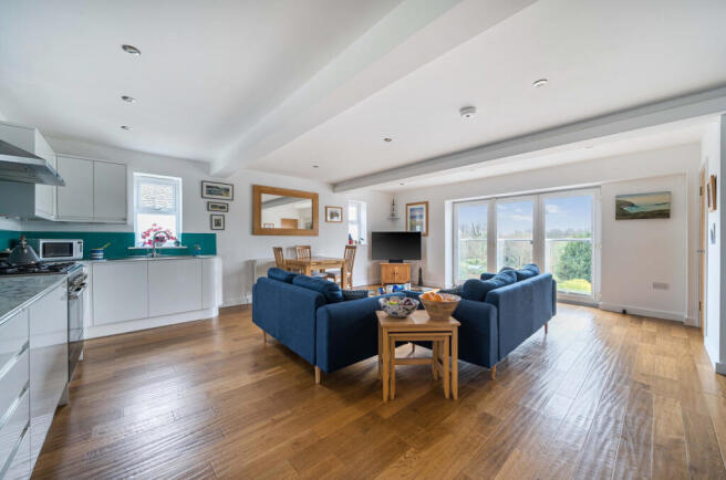 1411104-21-698a01...