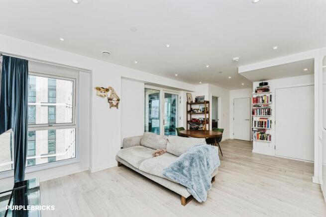 1 Heartwell Avenue, London, E16 photo 4