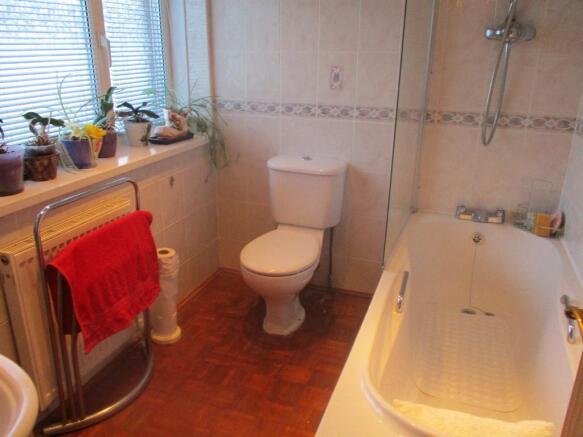 Family Bathroom 