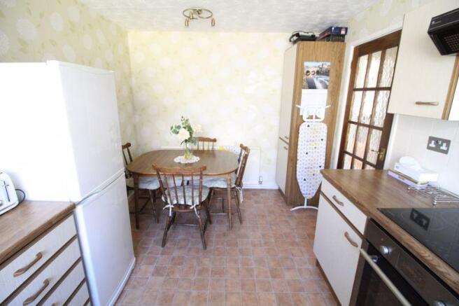 Kitchen / Dini...