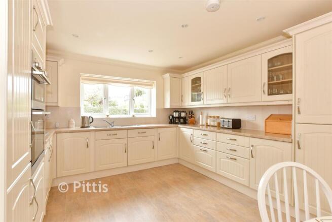 Kitchen/ Breakfast Room