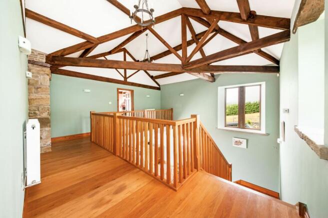 GALLERIED FIRST FLOOR LANDING