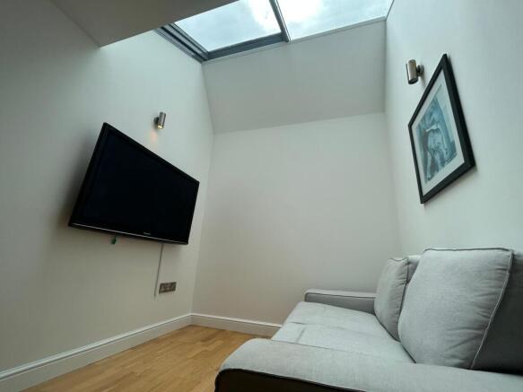 2 bed House for sale Image 9