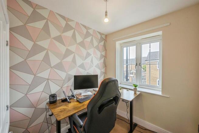 3 bed Semi-Detached for sale Image 11