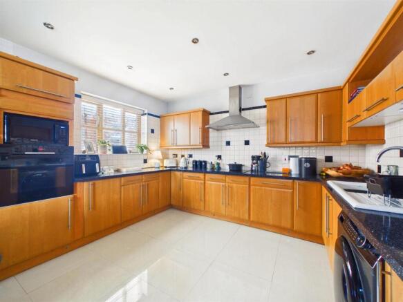 KITCHEN/DINING/LOUNGE