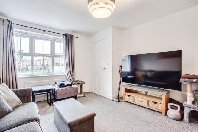3 bed Semi-Detached for sale Image 5