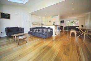 21, Meadlands Drive, Richmond TW10 7EF