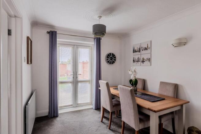 Sitting Room / Dining Room