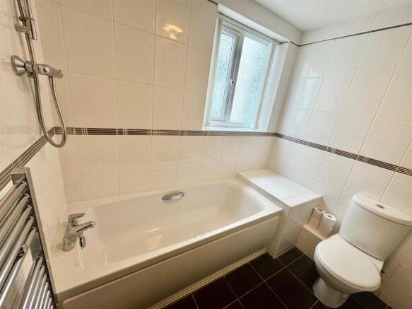 Bathroom.jpg