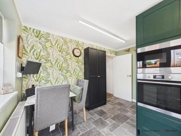 2 bed Semi-Detached Bungalow for sale Image 7