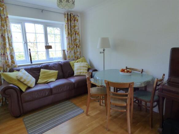 Dining Area.JPG