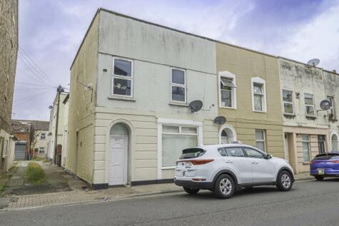 Alfred Street - Centrally Located