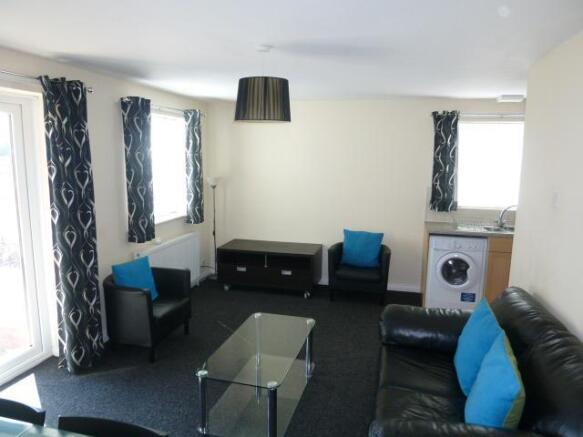 Lounge/Dining Room