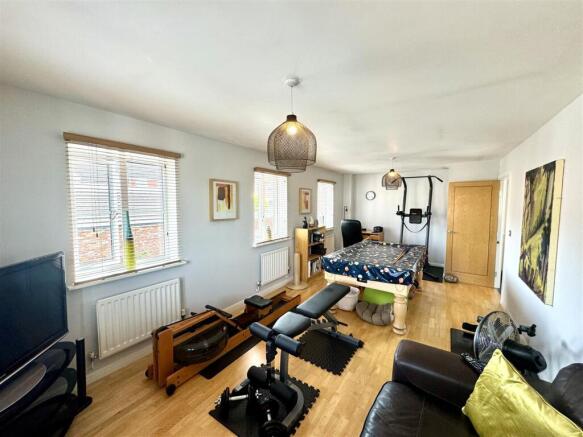 BEDROOM 6