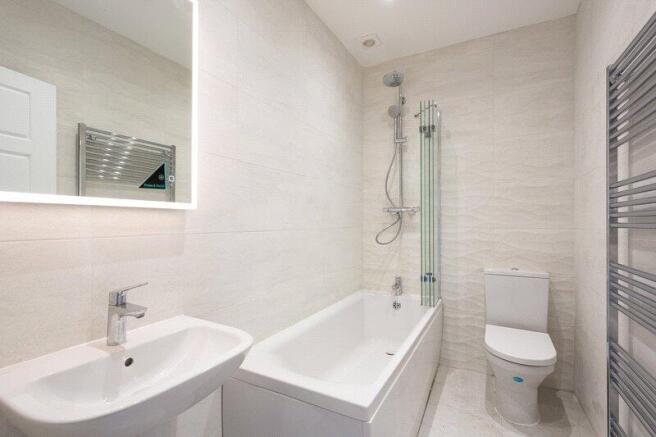 5 bed Terraced for sale Image 9