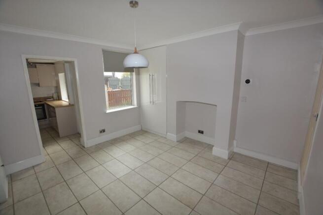 3 bed Terraced to rent Image 4