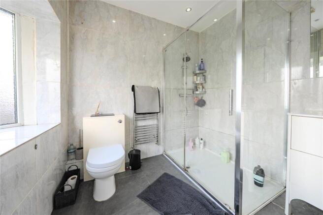 5 bed Detached for sale Image 6