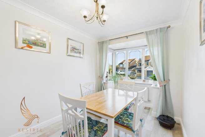 4 bed Detached for sale Image 11