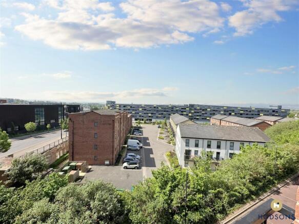 2 bed Apartment to rent Image 11