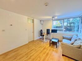 Flat 14, Sovereign Court, Victoria Villas, Richmond TW9 2JX